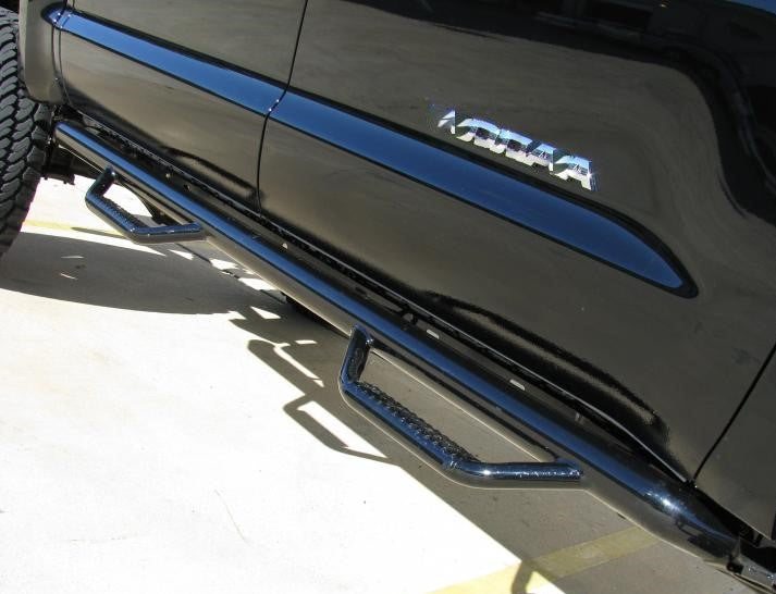 Step Systems Nerf Step Wheel 2 Wheel Gloss Black Ford 17-18 Raptor SuperCrew 5.5 FT Short Bed Gas SRW Main Bar runs full length between wheels 3 IN .084 Main Tube 465lb Load Rating Fully Welded 1 Piece Design